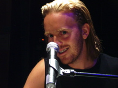 Tim Minchin Makes Bedroom Eyes